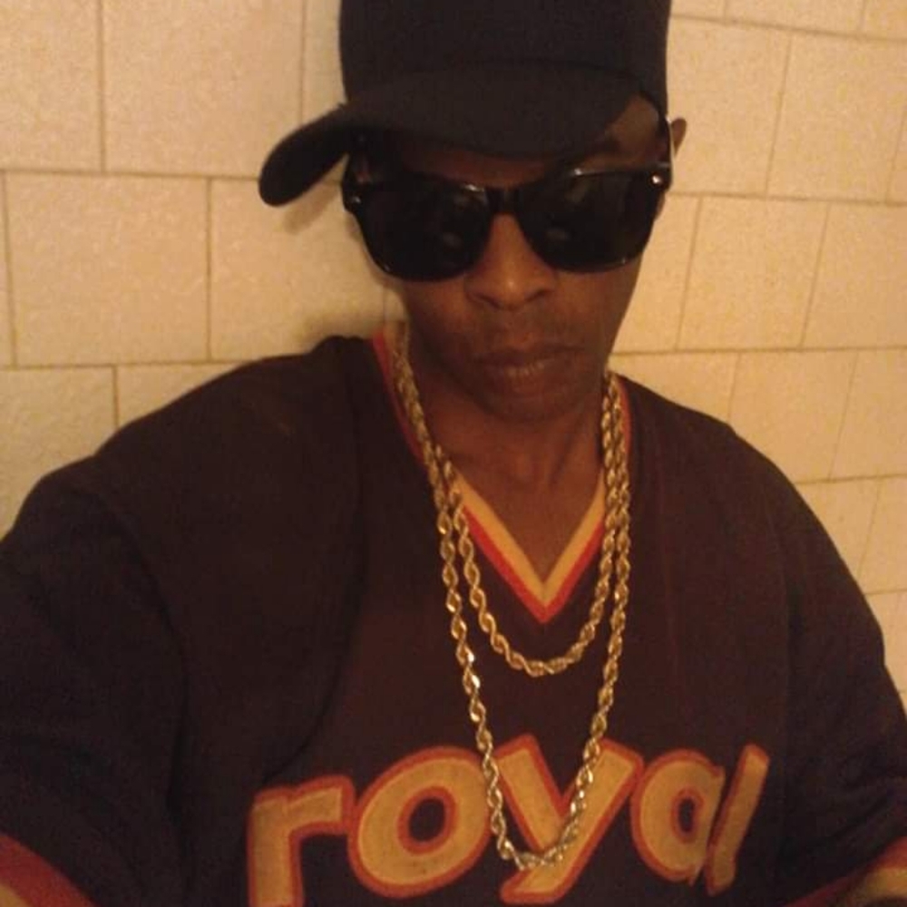 Meet your Posher, Dennis